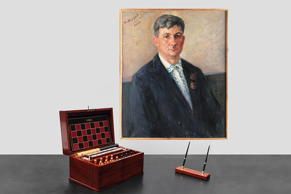 Модоров Фёдор Александрович. Портрет мужчины с двумя орденами Боевого Красного Знамени